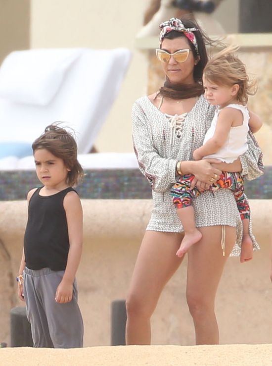 Jak Kourtney Kardashian spędziła urodziny i święta? (FOTO)