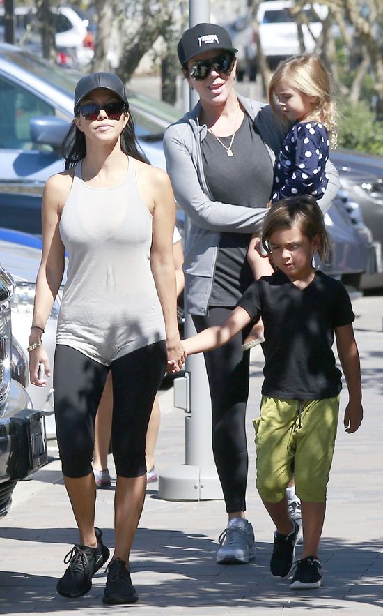 Mama pomaga Kourtney Kardashian w opiece nad dziećmi (FOTO)