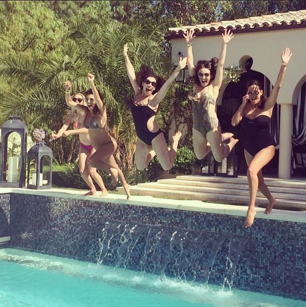 Kourtney Kardashian szaleje w ciąży (FOTO)