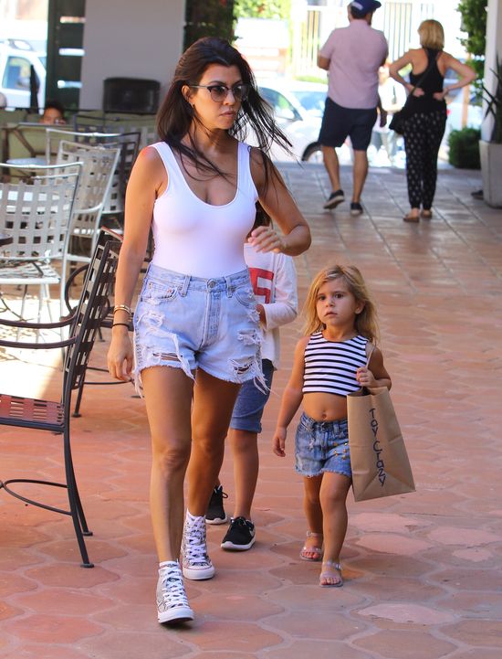 Córeczka Kourtney Kardashian też jest modnisią (FOTO)