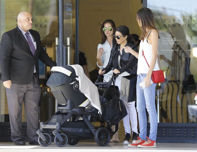 Kourtney Kardashian nie może liczyć na rodzinę (FOTO)