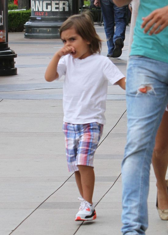 Seksowna Kourtney Kardashian z rodzinką (FOTO)