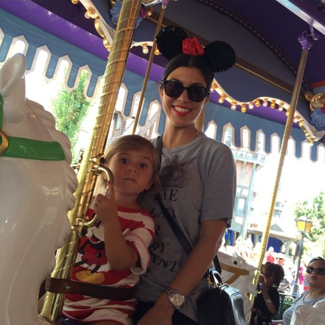 Kourtney Kardashian pokazała brzuch po ciąży (Insta)