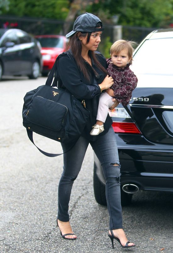 Kourtney Kardashian nie ma lekko (FOTO)