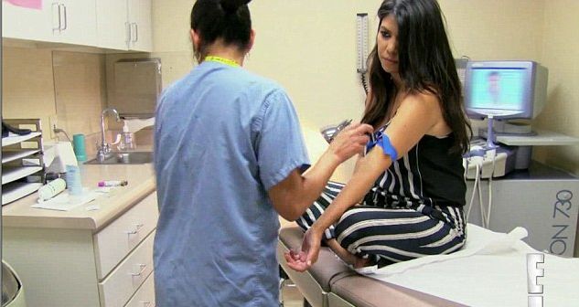 Pierwsze zdjęcie trzeciego dziecka Kourtney Kardashian FOTO Pierwsze zdjęcie trzeciego dziecka Kourtney Kardashian FOTO