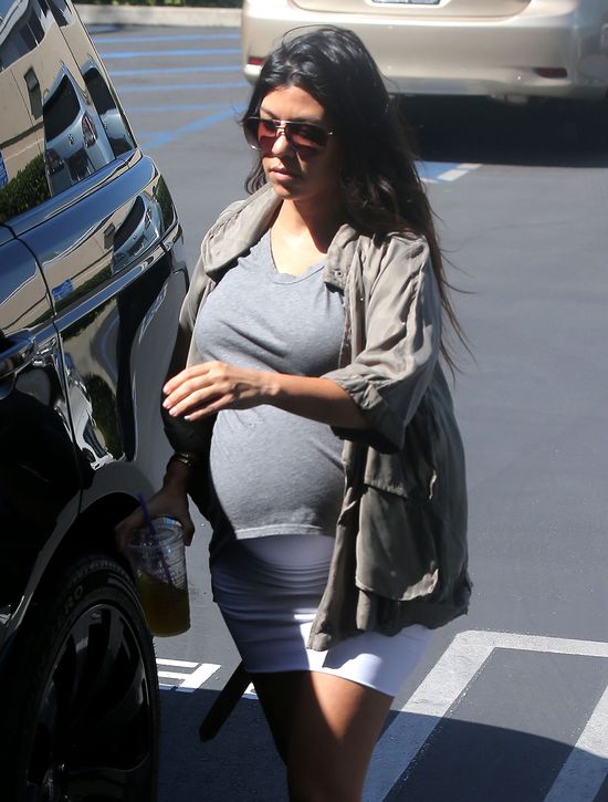 Kourtney Kardashian jak Victoria Beckham (FOTO) Kourtney Kardashian jak Victoria Beckham (FOTO)