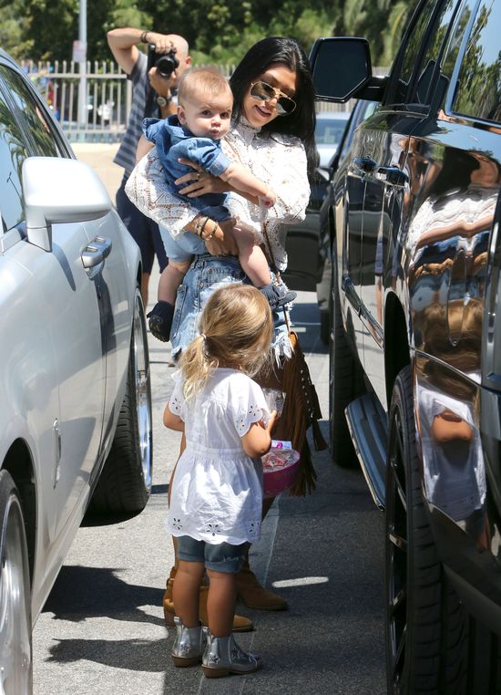 Mama Mia! Kourtney Kardashian jest hot (FOTO) Mama Mia! Kourtney Kardashian jest hot (FOTO)