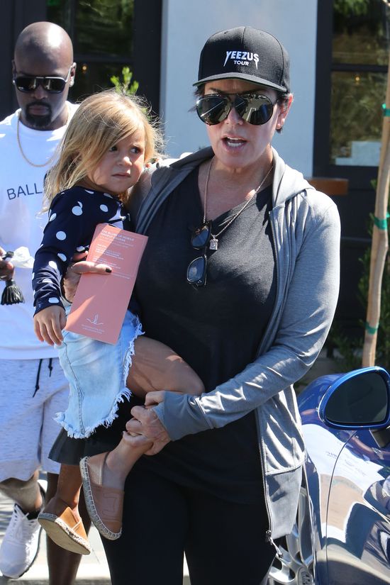 Mama pomaga Kourtney Kardashian w opiece nad dziećmi (FOTO) Mama pomaga Kourtney Kardashian w opiece nad dziećmi (FOTO)