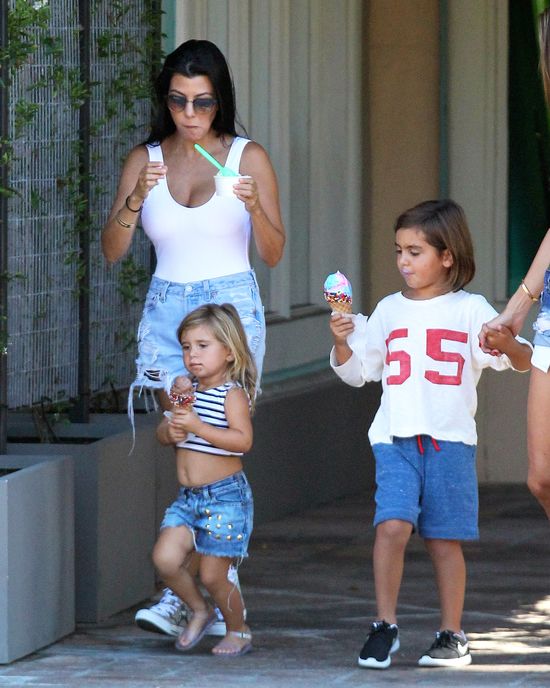 Córeczka Kourtney Kardashian też jest modnisią (FOTO)