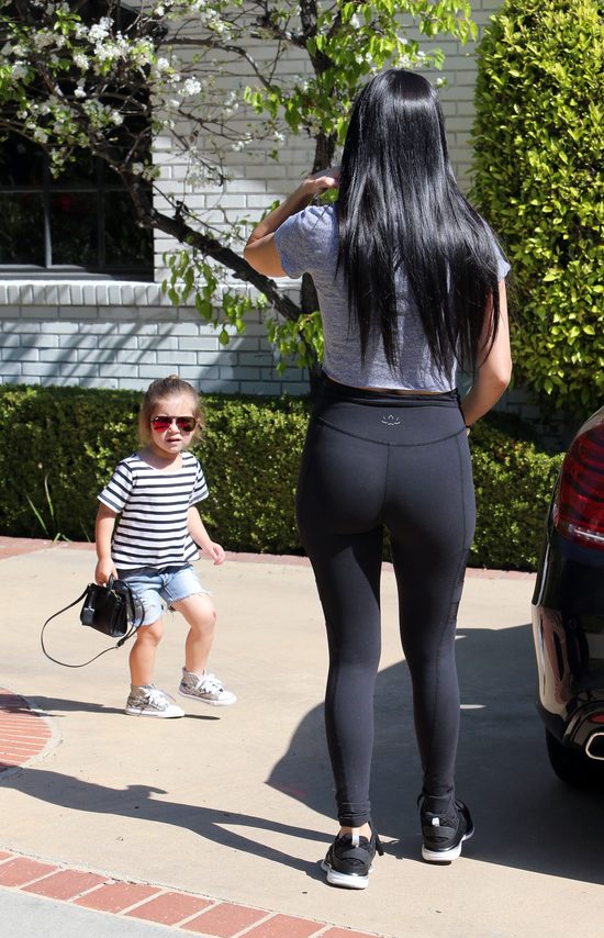 Kourtney Kardashian zabrała Penelope i Reignem na zajęcia Kourtney Kardashian zabrała Penelope i Reignem na zajęcia