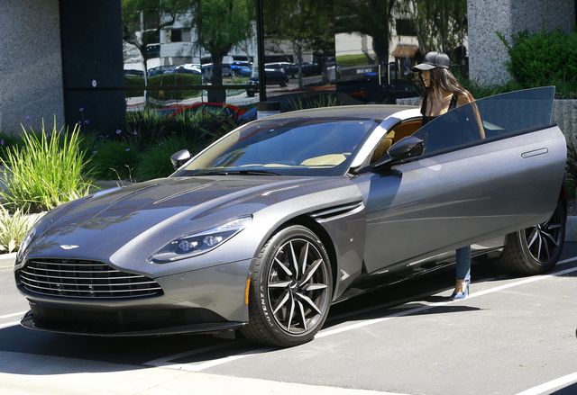 Zapomniała o metkach. I tak pewnie nie założy tych butów drugi raz (ZDJĘCIA) Zapomniała o metkach. I tak pewnie nie założy tych butów drugi raz (ZDJĘCIA)