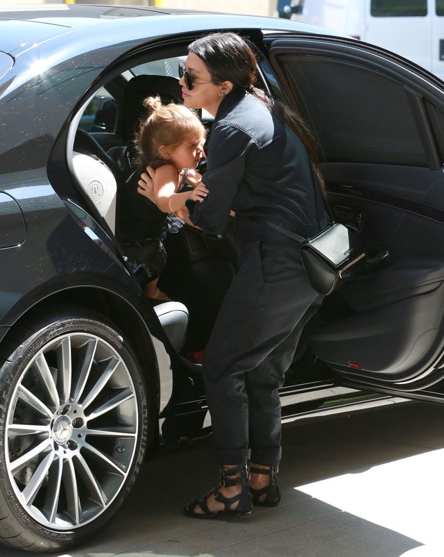 Kourtney Kardashian nie ukrywa, że ma kiepski humor (Inst)