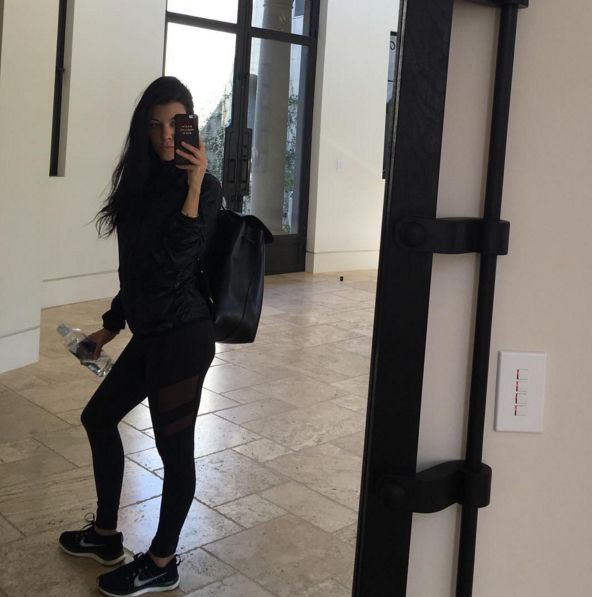 OMG! Kourtney Kardashian pokazała się nago na Instagramie! OMG! Kourtney Kardashian pokazała się nago na Instagramie!