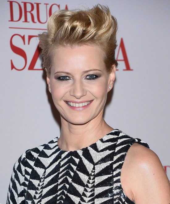 Kożuchowska bez stanika na czerwonym dywanie (FOTO)