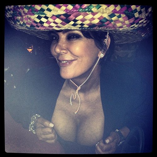 Mamuśka Kardashianek zaszalała w piątkowy wieczór! (FOTO)