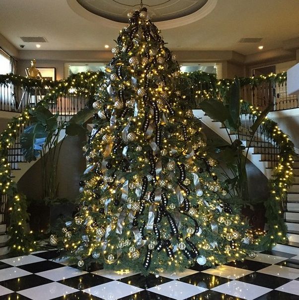 Gwiazdy chwalą się choinkami (FOTO)