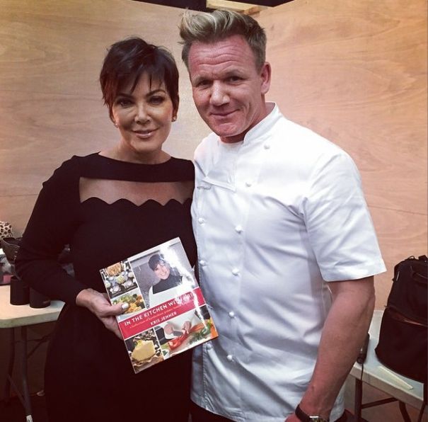 Tak oszukuje i retuszuje Kris Jenner (FOTO)