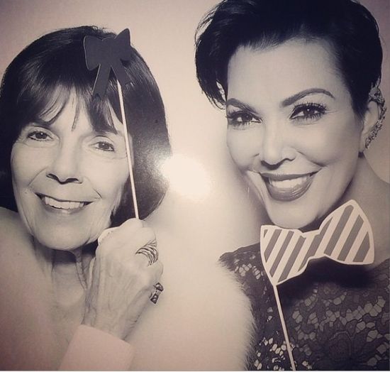 Co Kris Jenner zrobiła przed świętami z twarzą?
