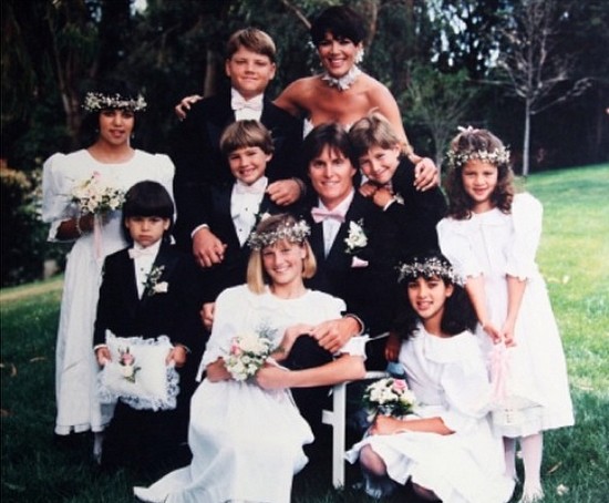 Kris i Bruce Jenner świętują 23 rocznicę ślubu (FOTO) Kris i Bruce Jenner świętują 23 rocznicę ślubu (FOTO)