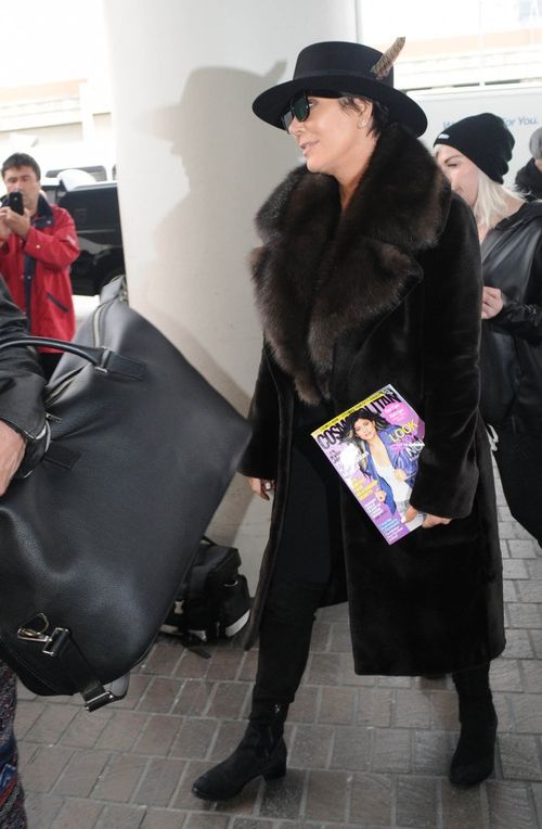 Ten przedmiot w ręku Kris Jenner to przypadek? (FOTO)