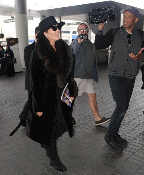 Ten przedmiot w ręku Kris Jenner to przypadek? (FOTO)