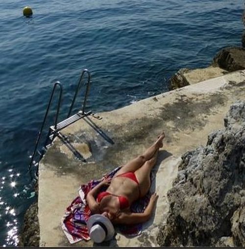 Kris Jenner pochwaliła się zdjęciem w bikini (FOTO) Kris Jenner pochwaliła się zdjęciem w bikini (FOTO)