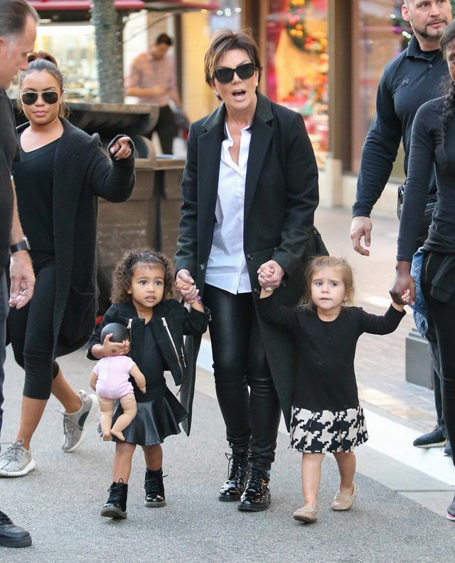 Mama leczy kaca, na szczęście jest babcia Mama leczy kaca, na szczęście jest babcia