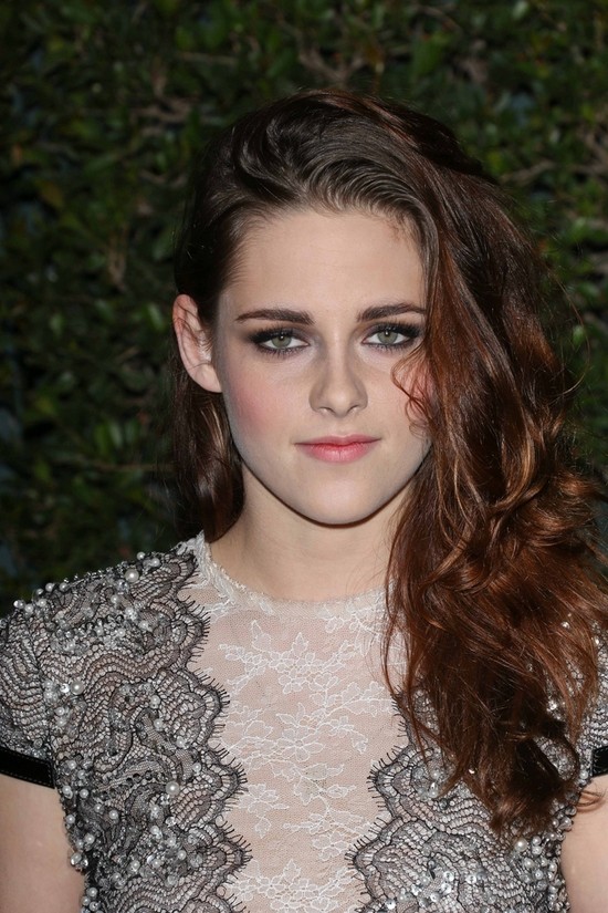 Kristen Stewart wreszcie jak dama (FOTO)