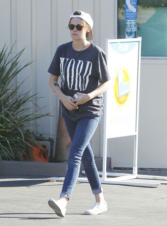 Tak wyglądają dłonie hollywoodzkiej piękności (FOTO) Tak wyglądają dłonie hollywoodzkiej piękności (FOTO)