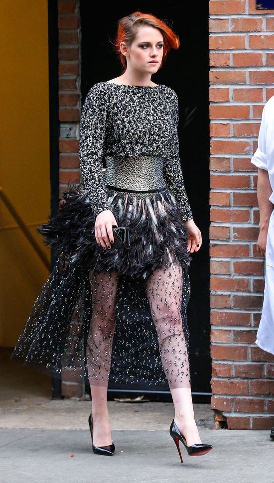 Kristen Stewart w drodze na galę MET (FOTO)