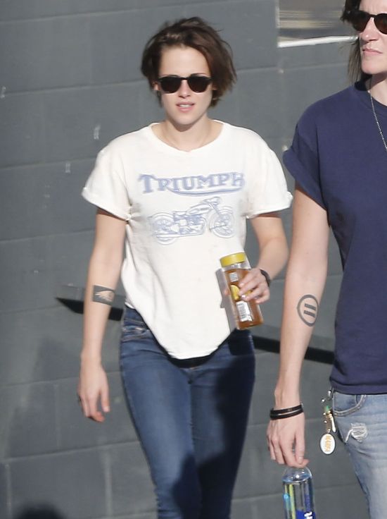 Kristen Stewart w końcu odwiedziła fryzjera (FOTO)