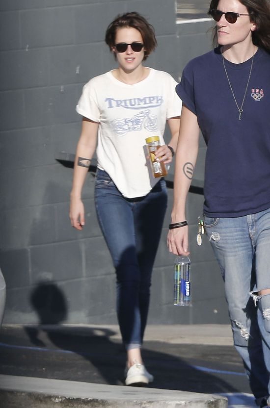 Kristen Stewart w końcu odwiedziła fryzjera (FOTO)