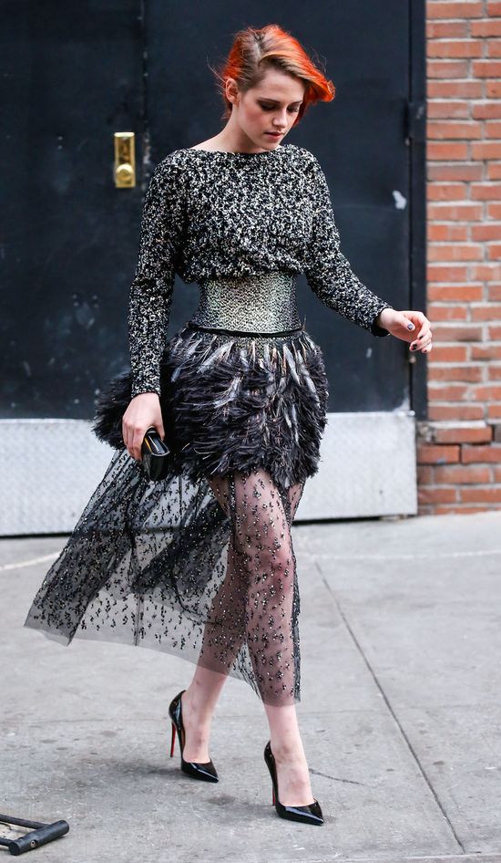 Kristen Stewart w drodze na galę MET (FOTO)