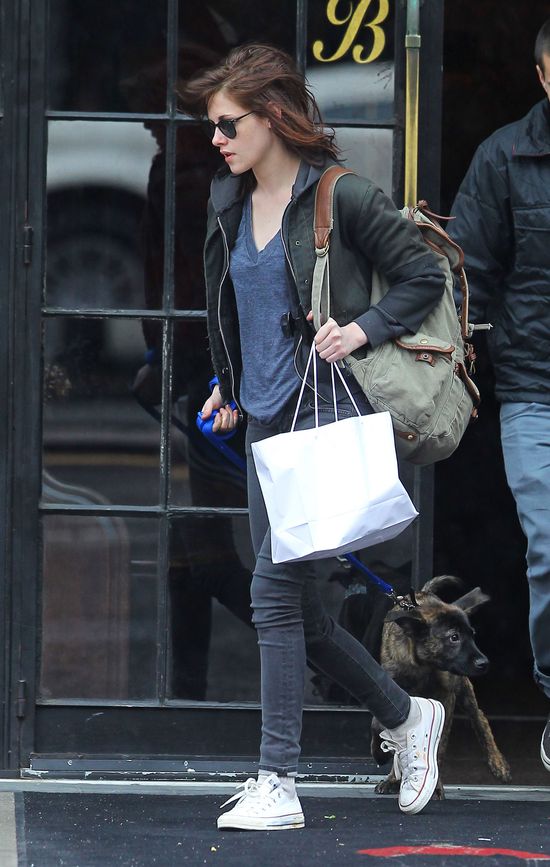 Robert Pattinson i Krosten Stewart wykorzystują psy... Robert Pattinson i Krosten Stewart wykorzystują psy...