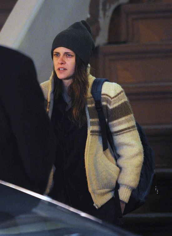 Kristen Stewart wygląda jak bezdomna (FOTO) Kristen Stewart wygląda jak bezdomna (FOTO)