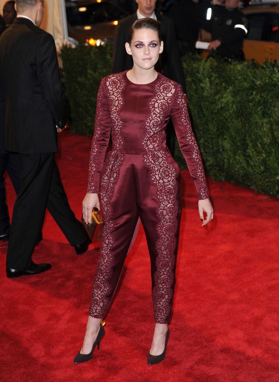 Kristen Stewart na pokazie Zuhaira Murada (VIDEO)