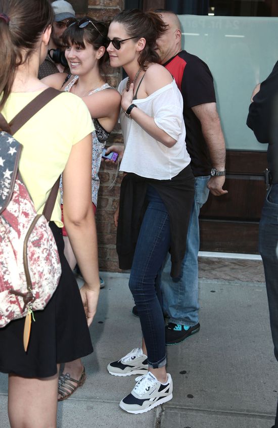 Kristen Stewart zaczyna... przypominać kobietę (FOTO)