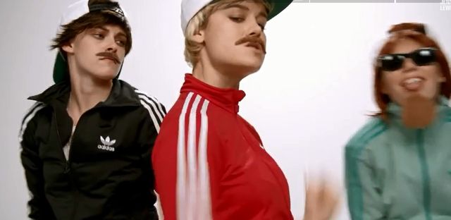 Kristen Stewart pokazała swoją męską stronę (FOTO) Kristen Stewart pokazała swoją męską stronę (FOTO)