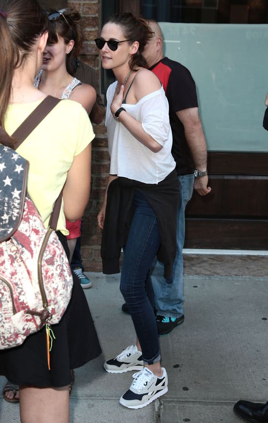 Kristen Stewart zaczyna... przypominać kobietę (FOTO) Kristen Stewart zaczyna... przypominać kobietę (FOTO)