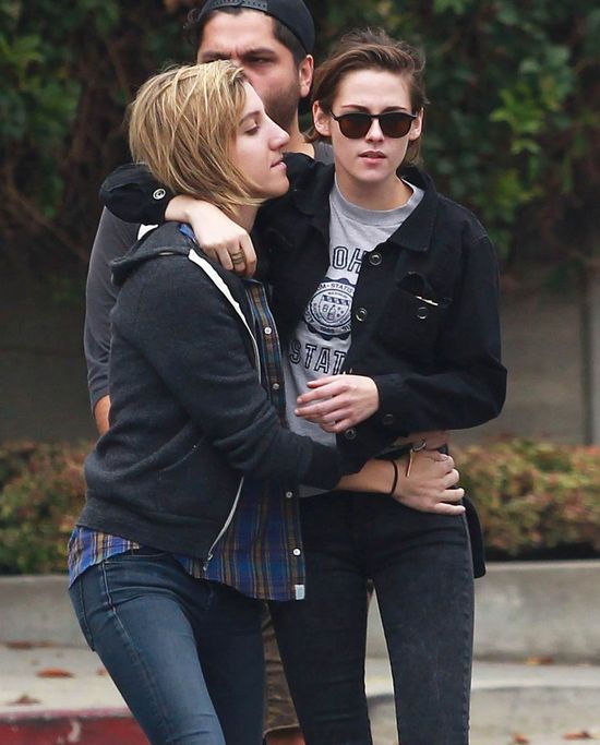 Kristen Stewart w miłośnym uścisku ze swoją dziewczyną