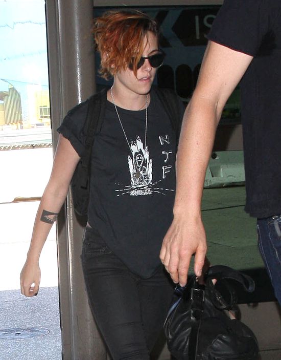 Fani BŁAGAJĄ Kirsten Stewart: Idź do fryzjera! Fani BŁAGAJĄ Kirsten Stewart: Idź do fryzjera!