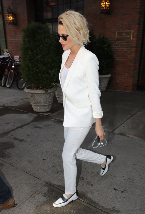 Kristen Stewart opuszcza hotel. Zdziwsz się, gdy zobaczysz, co ma na sobie Kristen Stewart opuszcza hotel. Zdziwsz się, gdy zobaczysz, co ma na sobie