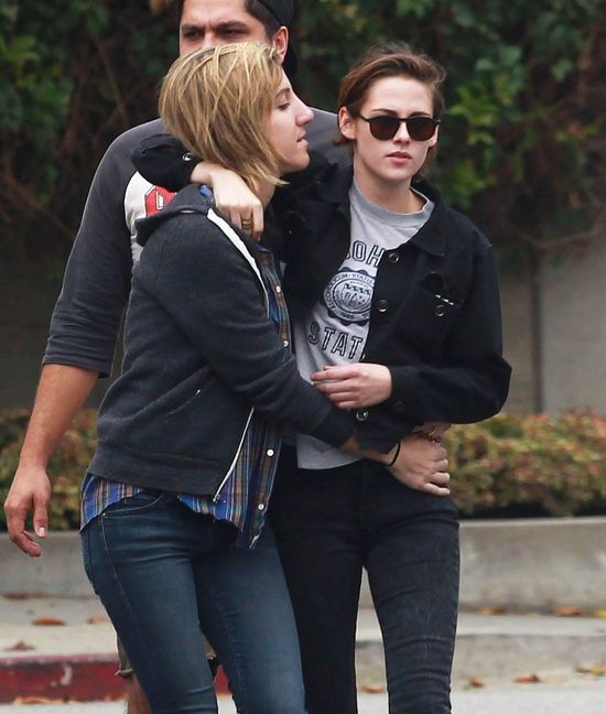 Kristen Stewart w miłośnym uścisku ze swoją dziewczyną