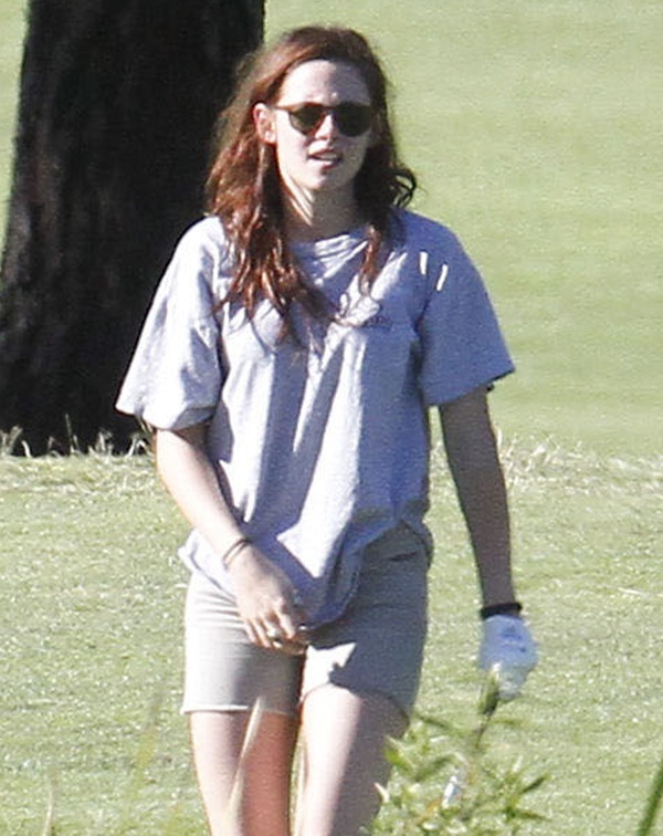 Kristen Stewart gra w golfa (FOTO)