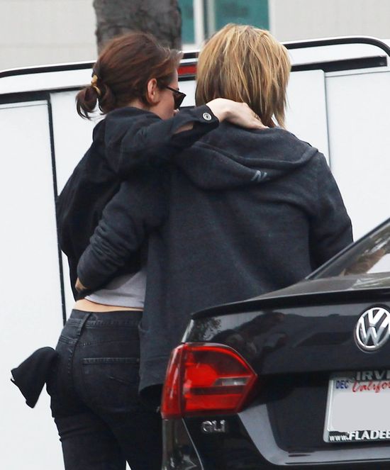 Kristen Stewart w miłośnym uścisku ze swoją dziewczyną