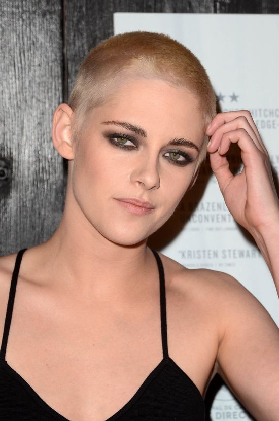 Kristen Stewart zafundowała sobie DRASTYCZNĄ zmianę fryzury Kristen Stewart zafundowała sobie DRASTYCZNĄ zmianę fryzury