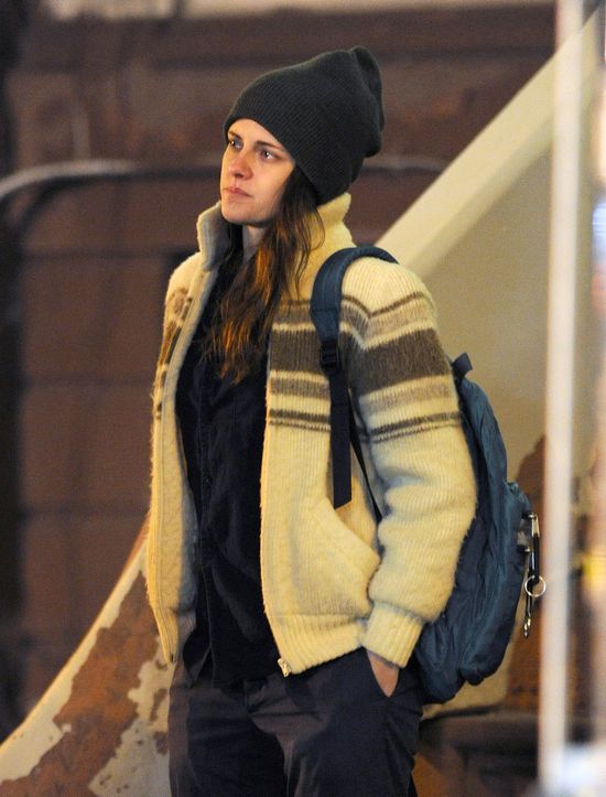 Kristen Stewart wygląda jak bezdomna (FOTO) Kristen Stewart wygląda jak bezdomna (FOTO)