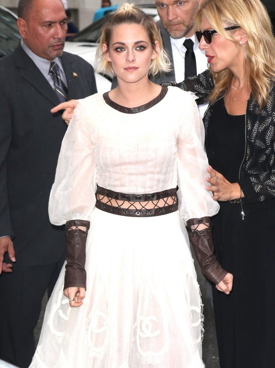Internauci do Kristen Stewart: Zmień stylistkę! (FOTO)