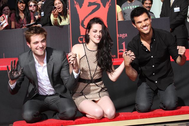 W tym momencie Kristen Stewart zawsze dzwoni do Roberta Pattinsona W tym momencie Kristen Stewart zawsze dzwoni do Roberta Pattinsona