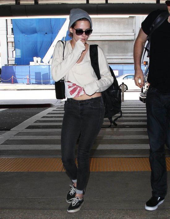 W dziurawych butach i z brzuchem na wierzchu (FOTO)